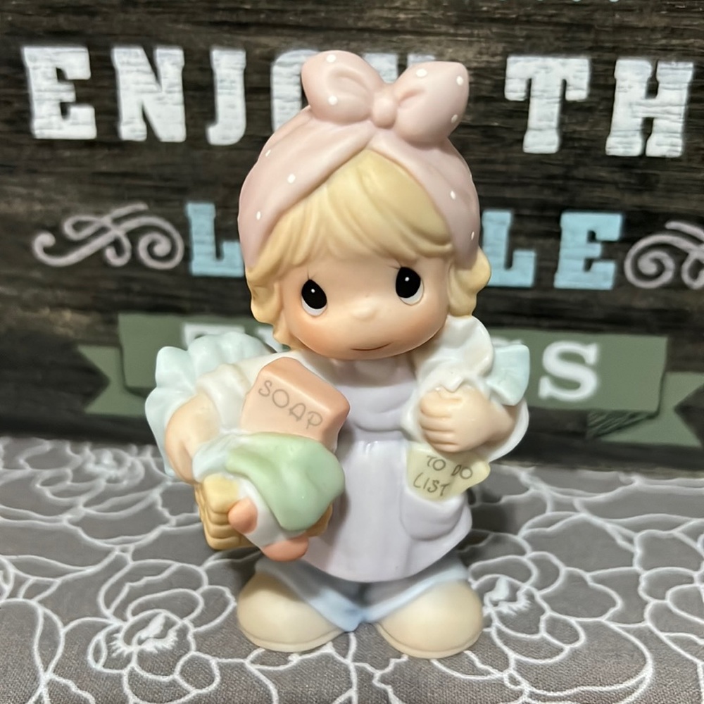 Precious Moments figurine. Girl